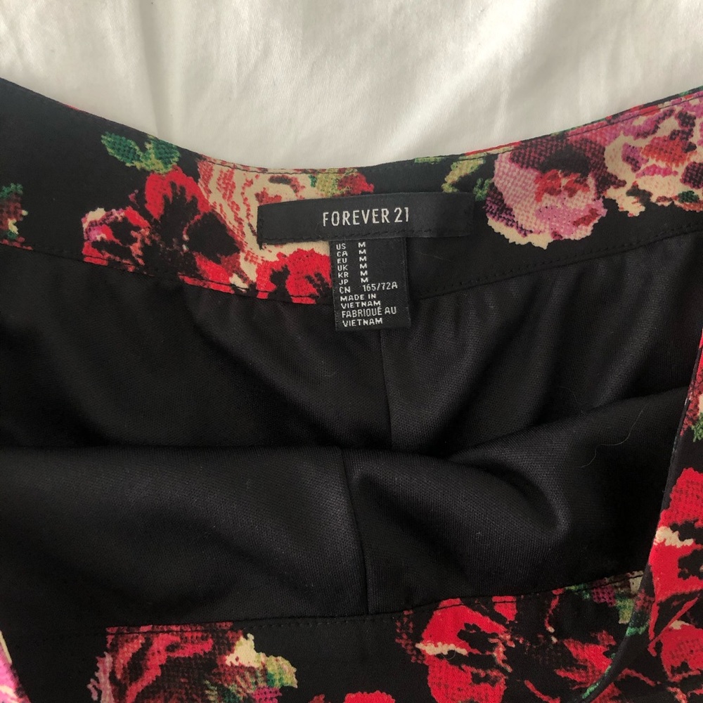 Shorts - Picture 2 of 3